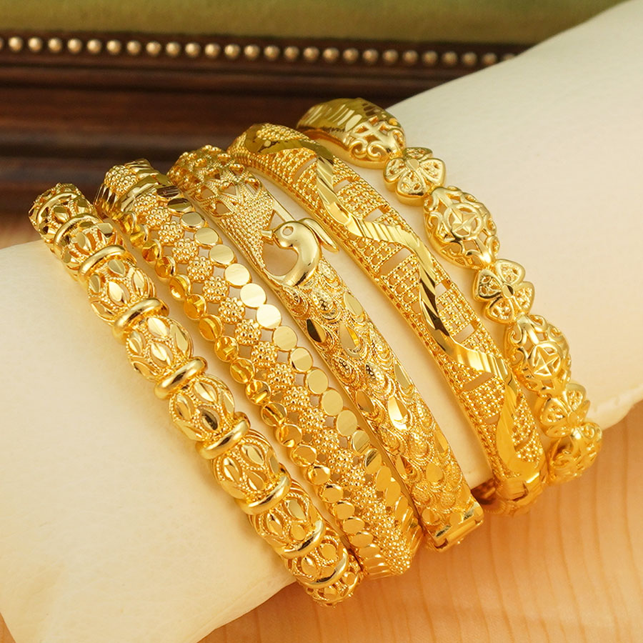 Ethnic Fashion In Dubai - 1 Pieza de Brazalete Dorado con