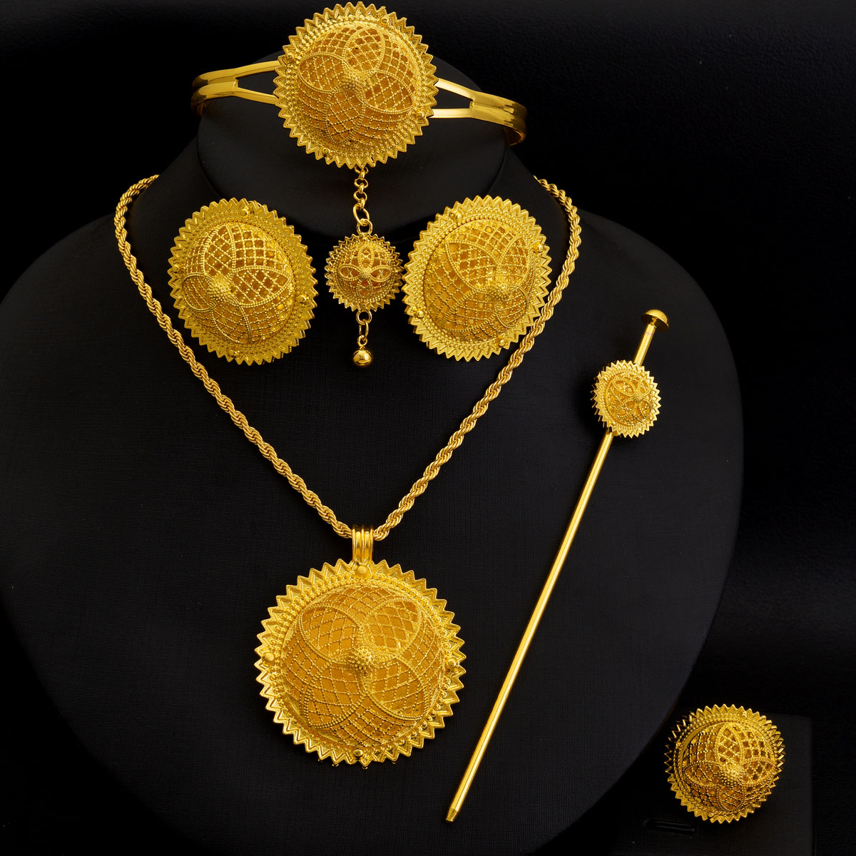 Ethnic Fashion In Dubai - Conjunto de joyería de Color dorado